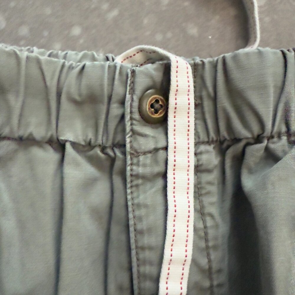 Tommy Bahama Olive Green Cargo Shorts - Size XL - Picture 6 of 12